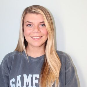 Meet your Posher, Chloe